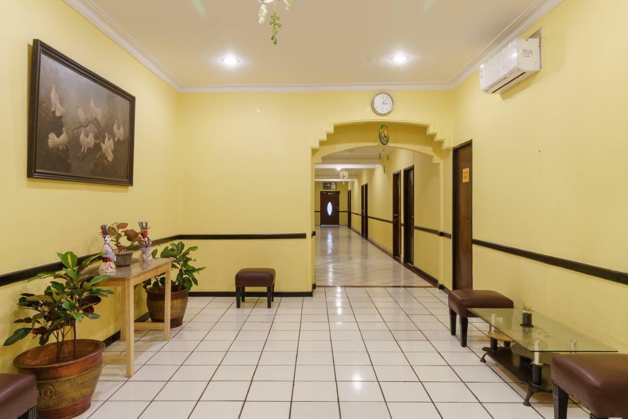 RedDoorz Plus near Ancol Dżakarta Zewnętrze zdjęcie