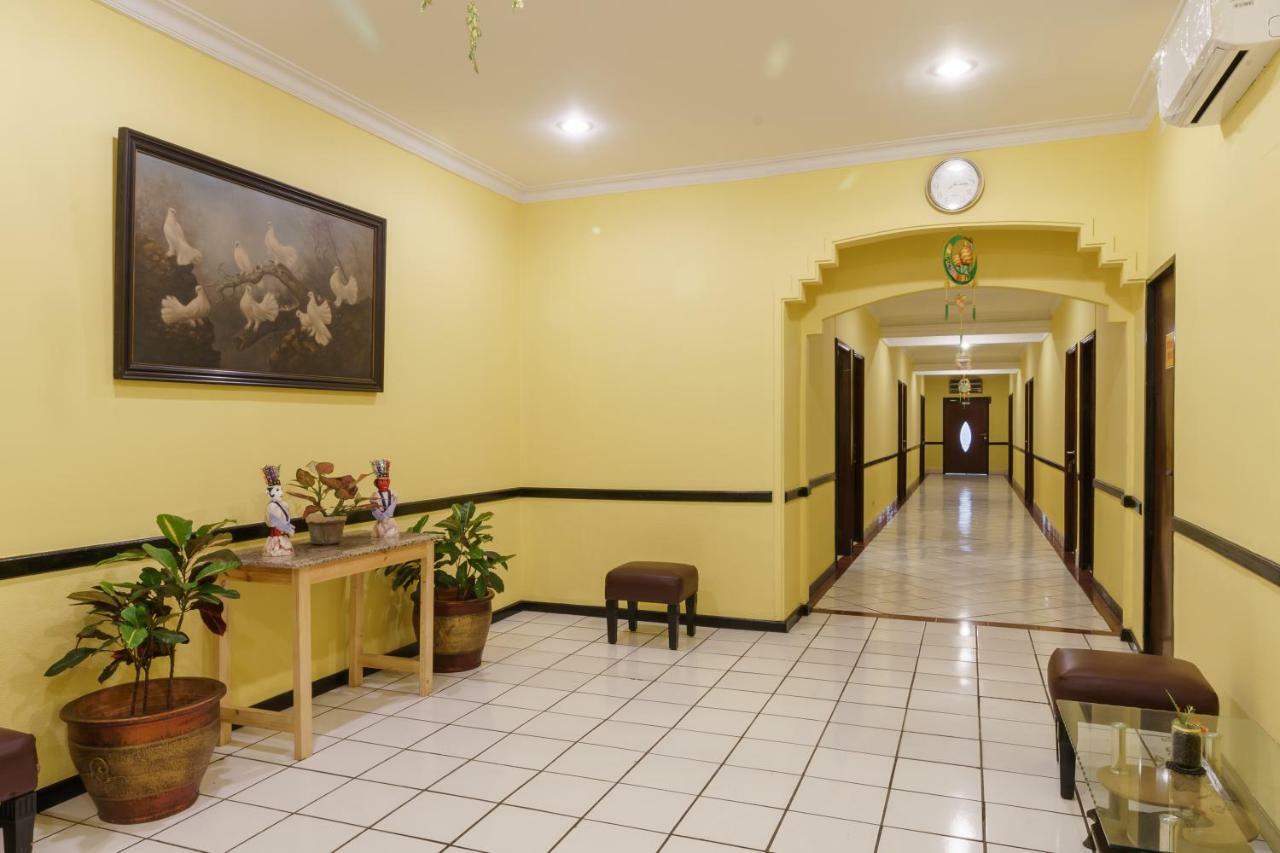 RedDoorz Plus near Ancol Dżakarta Zewnętrze zdjęcie